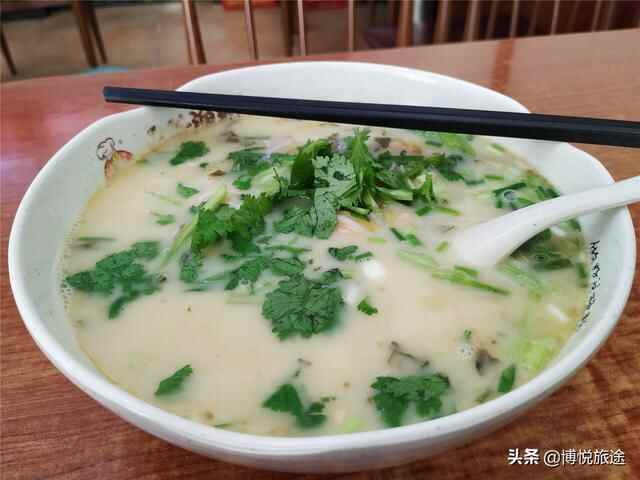 东莞美食：塘厦镇城中村里一家五谷渔粉，好味而不贵
