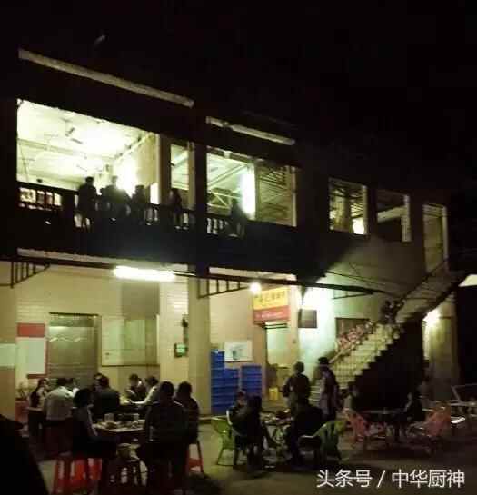 藏在巷子里的经典美食，中堂夜宵老店里的江湖一哥