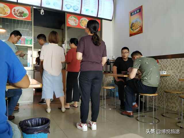 东莞美食：凤岗镇一家城市快餐馆，试试黄焖鸡米饭