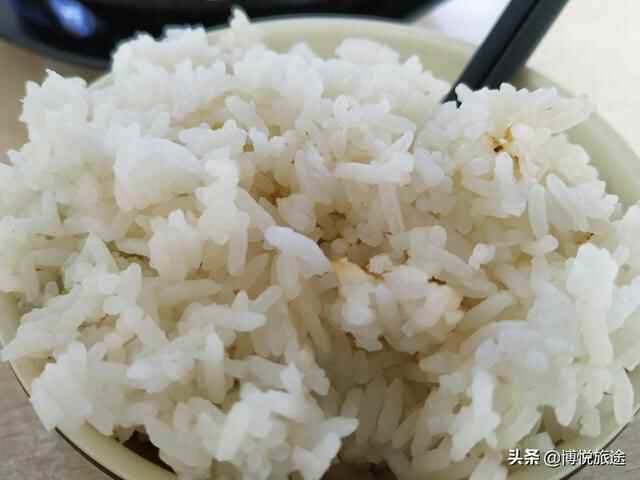 东莞美食：凤岗镇一家城市快餐馆，试试黄焖鸡米饭