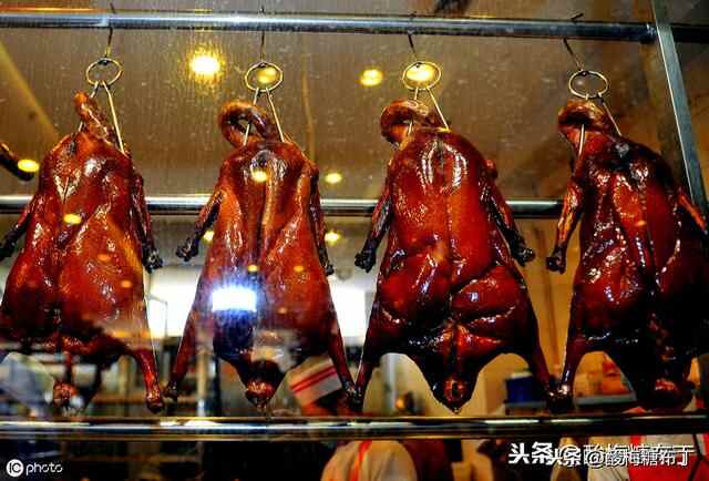 驰名省港澳的第一烧鹅，藏在石龙老街上，每日广州食客络绎不绝