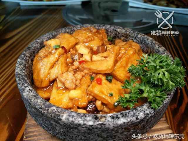 一夜爆红！万江的“桃花源”餐厅，吃到「扶墙」人均只需36.8~