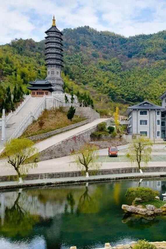 别说没告诉你！沉醉金秋，速来山水之间吃遍奉化十碗！精选嗨玩攻略新鲜出炉，寻梦就...