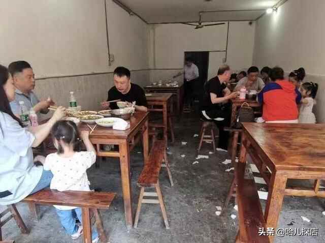 自贡著名的桥头三嫩，上过央视却颇受争议，被称为“打标枪神店”