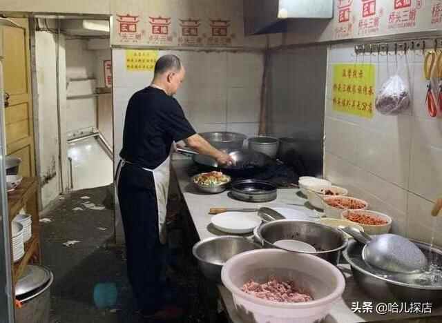 自贡著名的桥头三嫩，上过央视却颇受争议，被称为“打标枪神店”