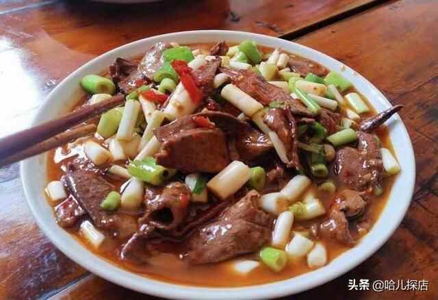 自贡著名的桥头三嫩，上过央视却颇受争议，被称为“打标枪神店”