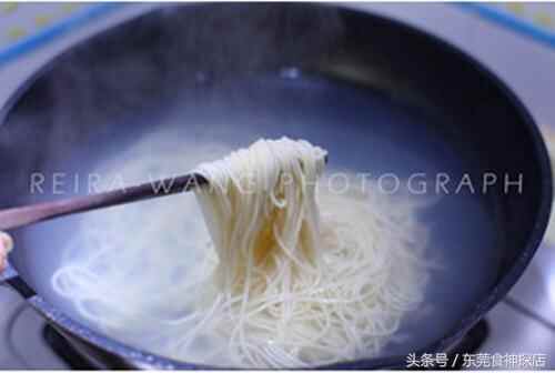 舌尖上的东莞，中堂牛腩煎面香的马路都堵车，老公天天只要它