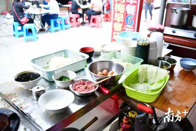 每天只招呼150人！这间街边早餐店火了，有人为吃早餐拒睡懒觉