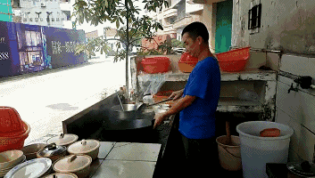 穿街过巷，只为到寮步吃一份地道的炒牛河！