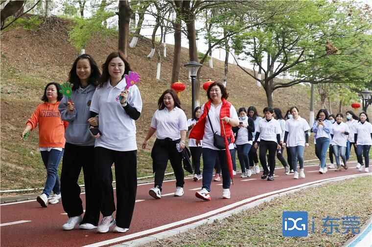 企石镇举办庆祝“三八”国际妇女节巾帼健步活动