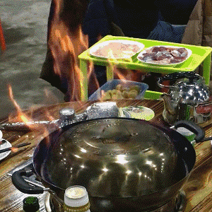 大岭山美食丨会着火的鹅开到大山啦！