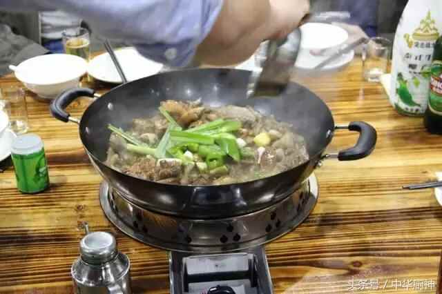 大岭山美食丨会着火的鹅开到大山啦！