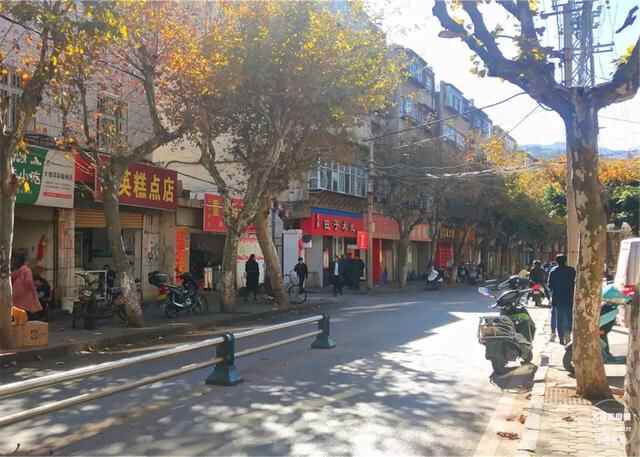 大理二十多年的桥头炸串，这才是大理人的“人生一串”