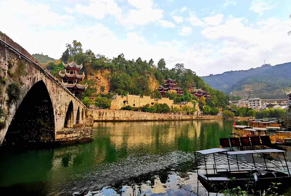 清溪古城：1700多年历史，有“西蜀咽喉，川北门户”之称