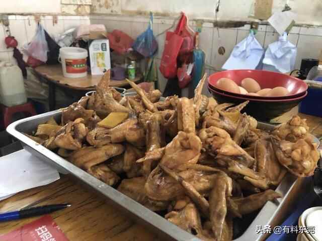 石龙隔壁23年老字号糖水店，最出名的竟然是…