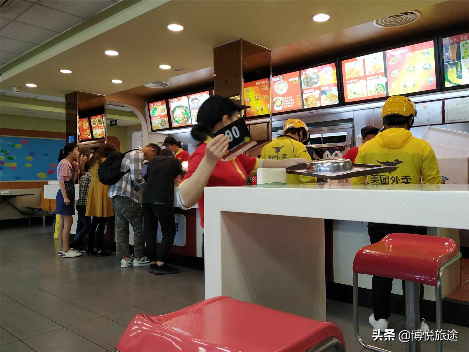 东莞寮步镇一家快餐连锁：几十元可吃到很多东西了，真抵食