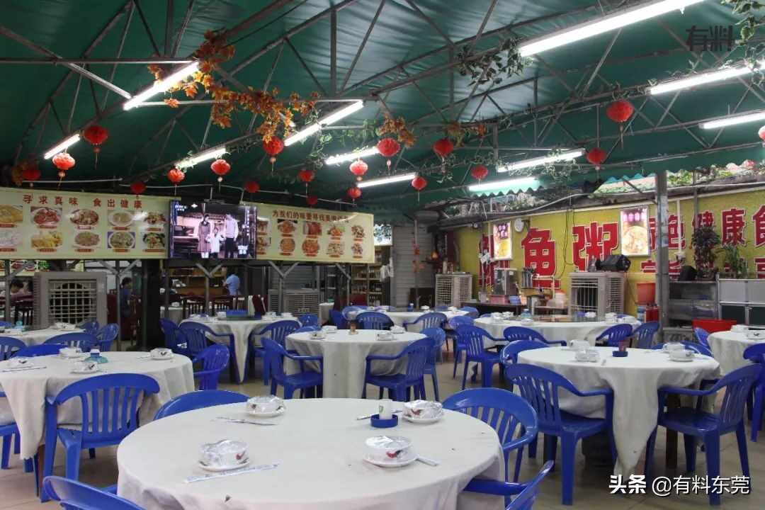 15年老字号！这碗鲜甜无骨的鲫鱼粥，驱车^^^