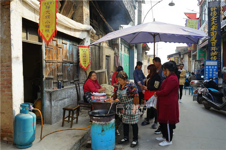 西安秦镇传统街头美食：5毛一个，想买还限购，你吃过吗？