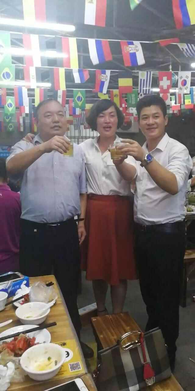 凤岗这些男女真会玩 美食的名义
