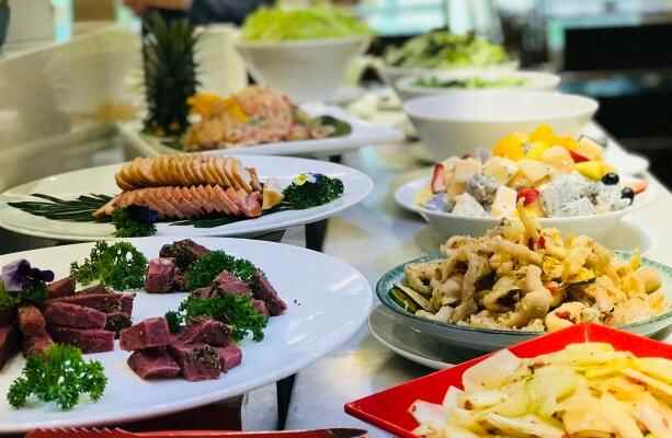 东莞洪梅：五星豪华自助餐，园林泳池畅游，网友：咪走宝