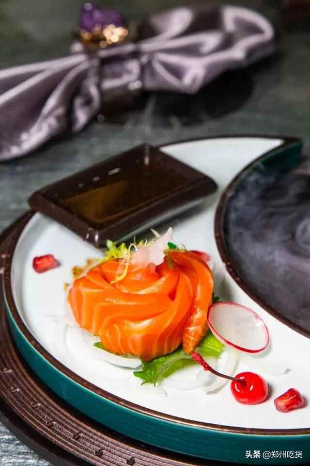 只要298元就可以享受海陆美食盛宴！我先吃为敬