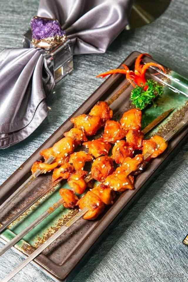 只要298元就可以享受海陆美食盛宴！我先吃为敬