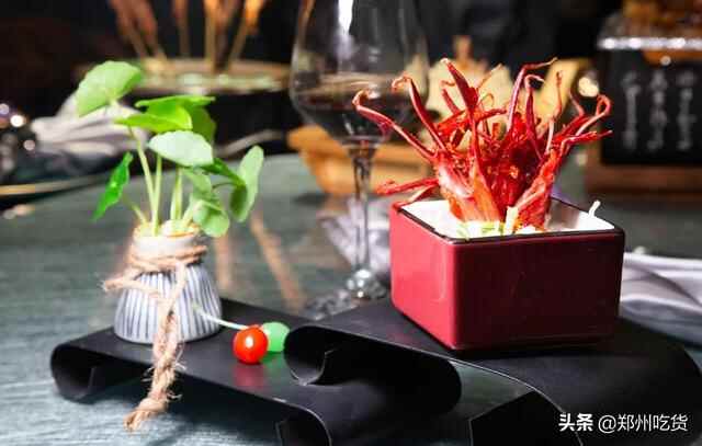 只要298元就可以享受海陆美食盛宴！我先吃为敬