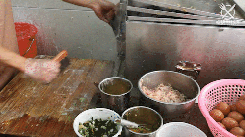 藏匿在万江公园旁的早餐店，每天人气爆棚排长龙