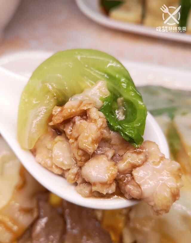 藏匿在万江公园旁的早餐店，每天人气爆棚排长龙