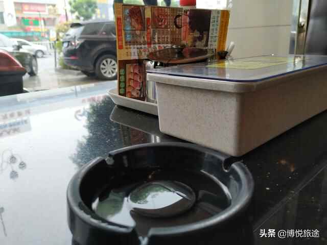 东莞美食：桥头镇一家港式茶餐厅，两个人的午餐上百元，贵么？