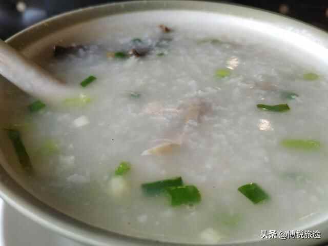 东莞美食：桥头镇一家港式茶餐厅，两个人的午餐上百元，贵么？